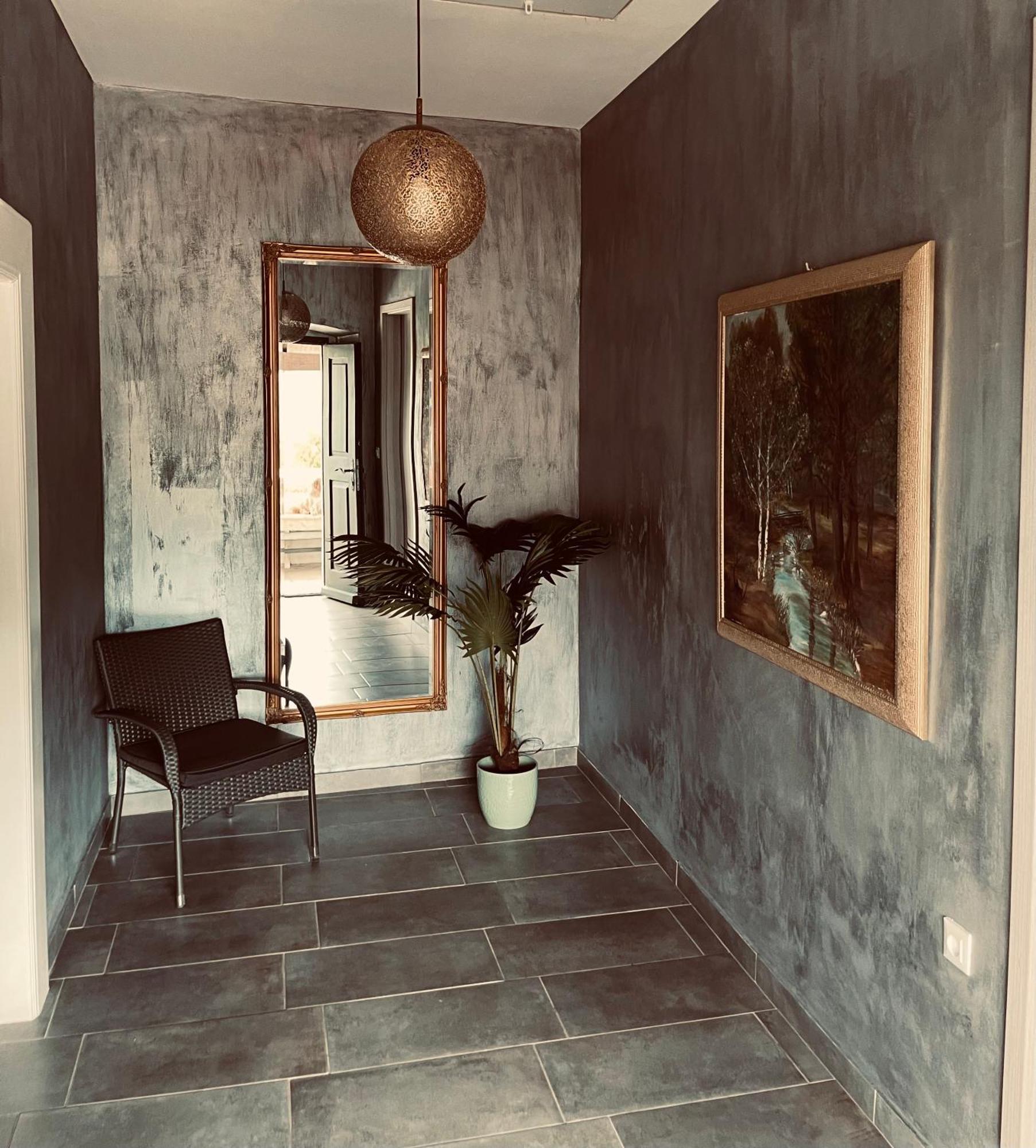 Вилла Art House 1800 Tribalj  Экстерьер фото